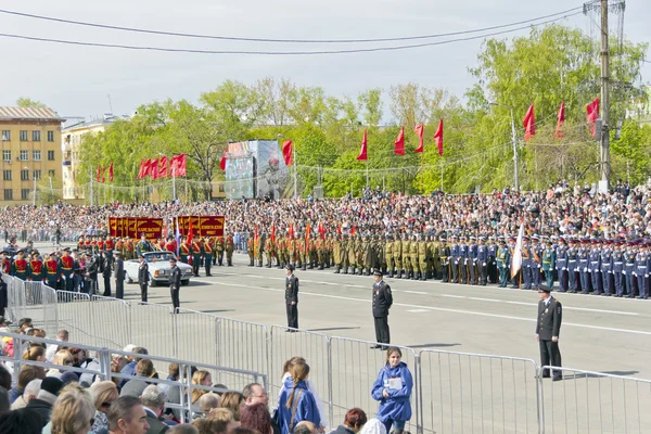 Russische Zeremonie der Eröffnung der Militärparade am jährlichen Sieger — Stockfoto