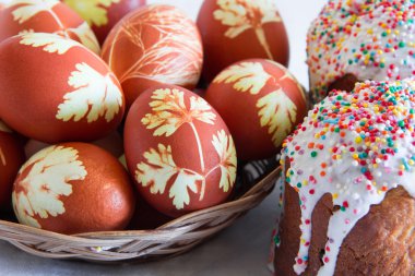 Yumurta ile şeker Kulich