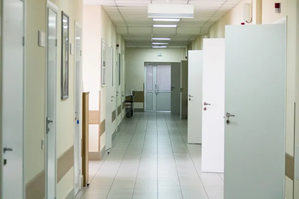 Interior del pasillo del hospital sin enfermedades — Foto de Stock