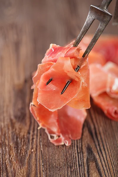 Serrano jamon botade kött — Stockfoto