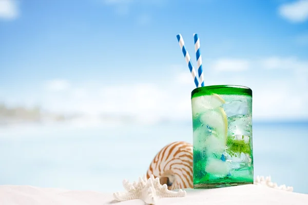 Cocktail with ice — Stock Photo, Image