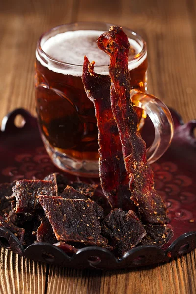 Jerky beef with beer — Stock Photo, Image