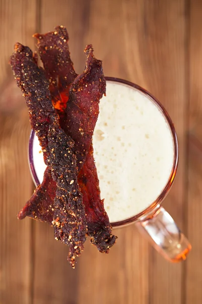 Jerky beef with beer — Stock Photo, Image