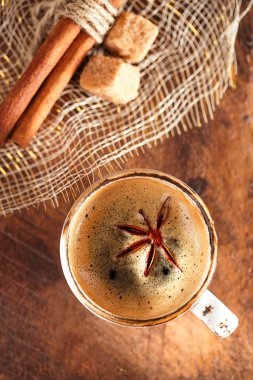 ANIS yıldız ile baharatlı kahve