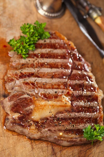 Vintage et çatal ile sığır eti biftek — Stok fotoğraf