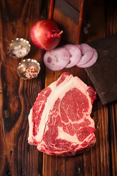 Ruwe rundvlees Ribeye biefstuk — Stockfoto