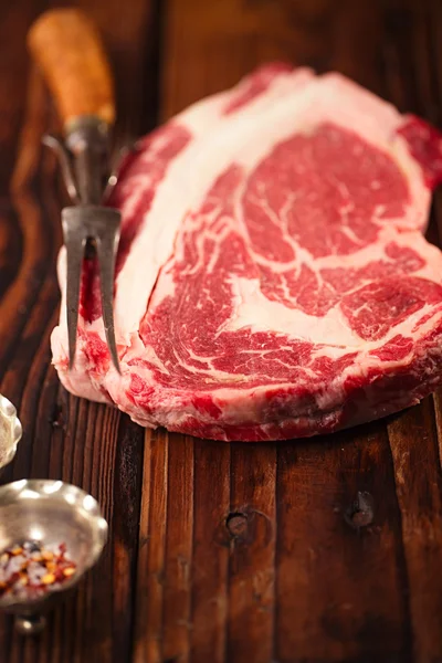 Carne cruda Bistecca di Ribeye — Foto Stock