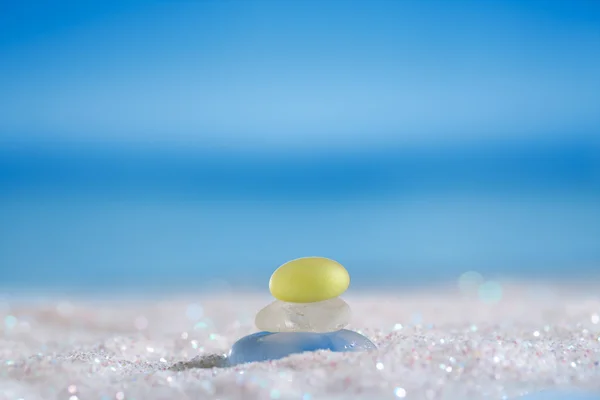 반짝 모래에 바다 유리 seaglass — 스톡 사진