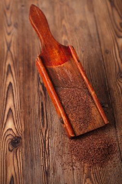 rendelenmiş % 100 koyu çikolata pul