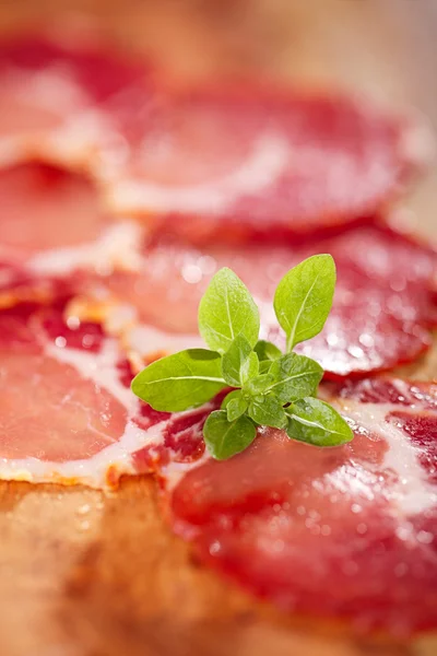 Antipasti schotel van genezen vlees jamon — Stockfoto