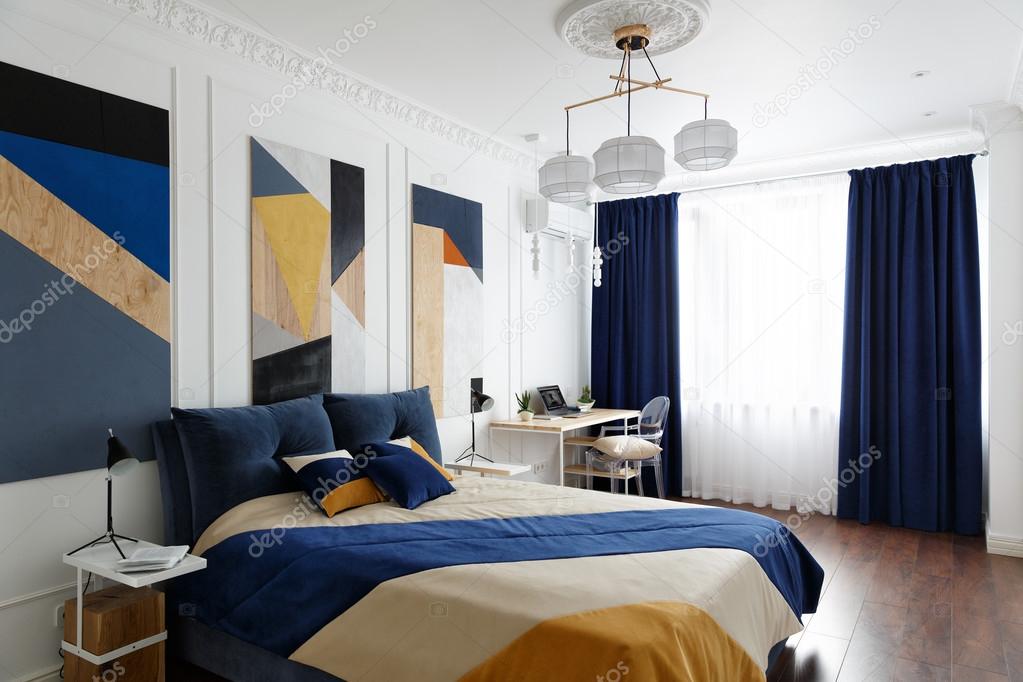 Slaapkamer interieur in moderne stijl met een groot bed en ... Slaapkamer interieur in moderne stijl met een groot bed en ...