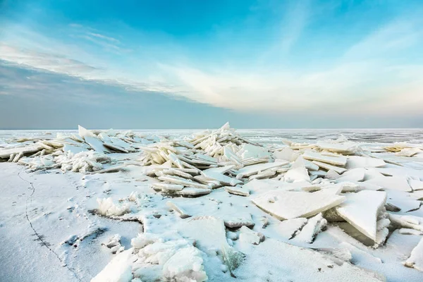 Trozos Hielo Mar Sobre Fondo Del Cielo Del Atardecer — Foto de Stock