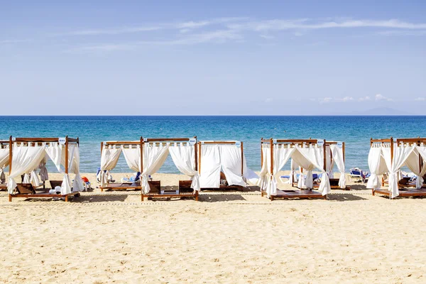 Tents on the beach — Stock Photo, Image