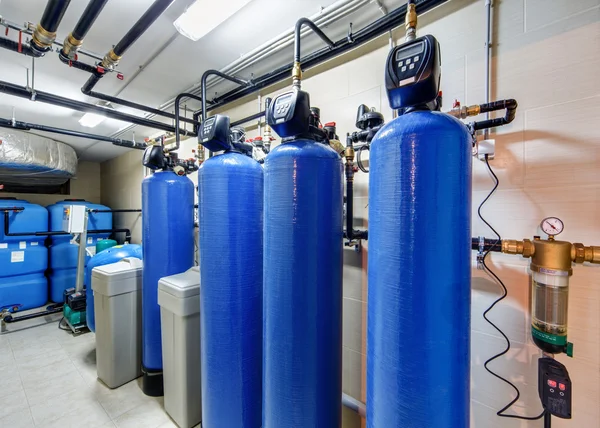 Moderne water behandeling systeem voor industriële ketel Stockfoto