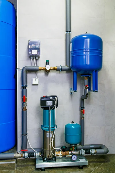 Telephelyi szennyvízkezelő rendszer érzékelőkkel és mutatókkal — Stock Fotó
