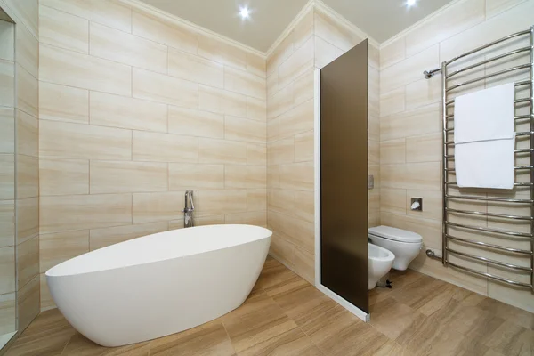 banyo iç odalar otel, banyo, tuvalet ve bir 