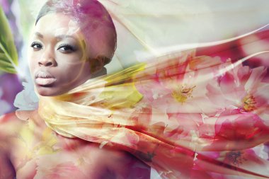 güzel genç kadın ve sakura çiçek çift pozlama