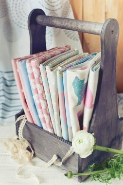 Pamuk kumaşlar paket mezarda, el yapımı hobi kavramı