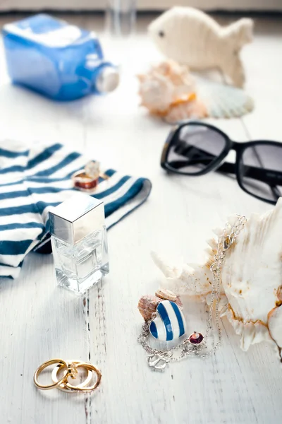 Set of summer accessories with seashells, marine style fashion — Stock Photo, Image