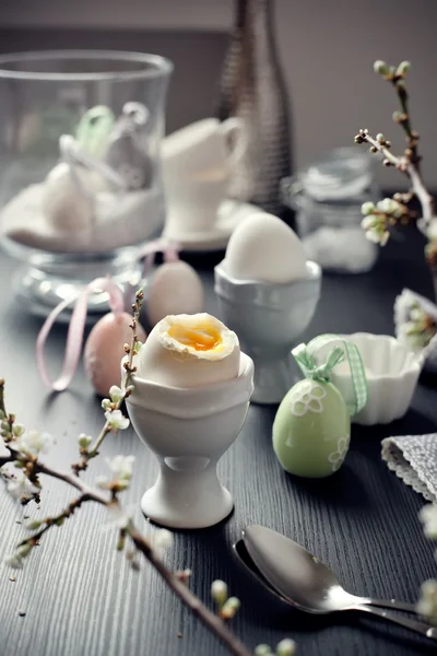 Beautiful romantic tea time settings with candles and roses — Stock Photo, Image