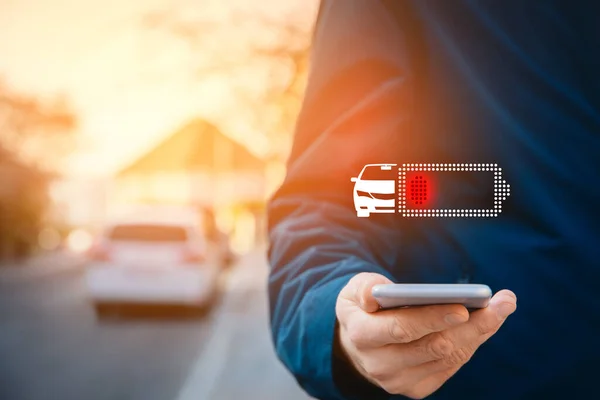 Esperando Carga Del Concepto Coche Eléctrico Propietario Del Coche Eléctrico — Foto de Stock