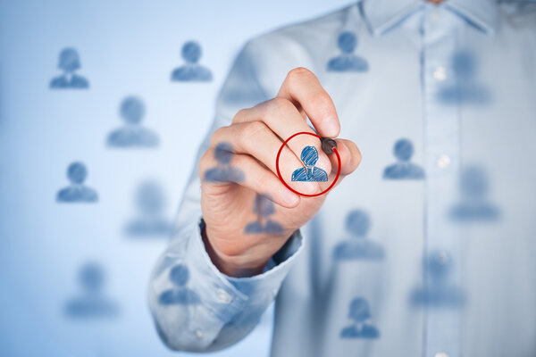 Сегментация маркетинга и лидер
