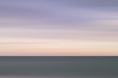 Gün batımında huzurlu Denizi'nin çarpıcı canlı kavramsal görüntü