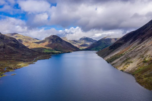 Impressionante Ponto Vista Alto Drone Voador Sobre Paisagem Lake District — Fotografia de Stock