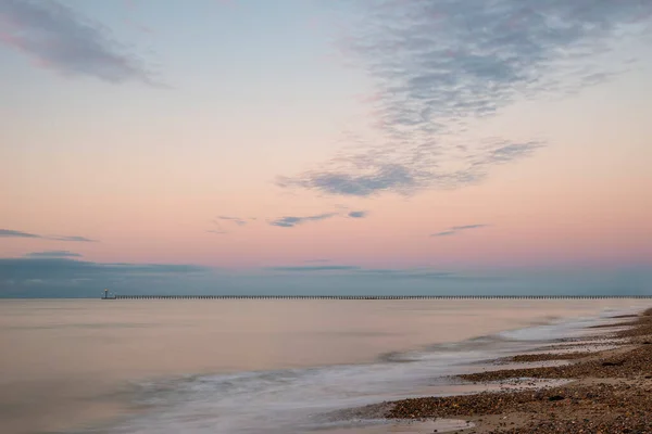 Splendida Alba Vibrante Sulla Spiaggia Paesaggio Sulla Costa Meridionale Inglese — Foto Stock