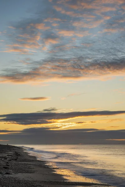 Atemberaubender Sonnenaufgang Über Der Strandlandschaft Der Englischen Südküste — Stockfoto