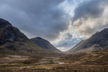 İskoçya İskoçya 'daki Glencoe Vadisi' nden çarpıcı manzara manzarası.
