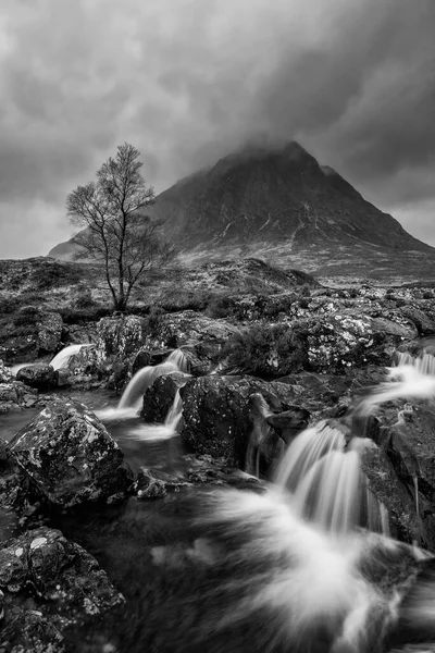 Impresionante Imagen Paisaje Blanco Negro Cascada Etive Mor Buachaille Las — Foto de Stock