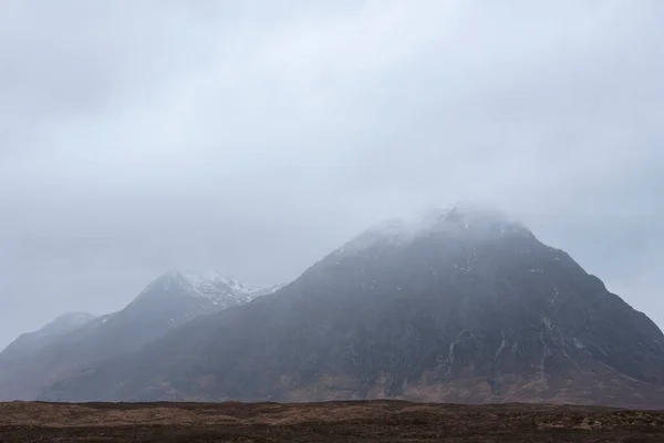 Epicki Dramatyczny Obraz Krajobrazu Buachaille Etive Mor River Etive Szkockich — Zdjęcie stockowe