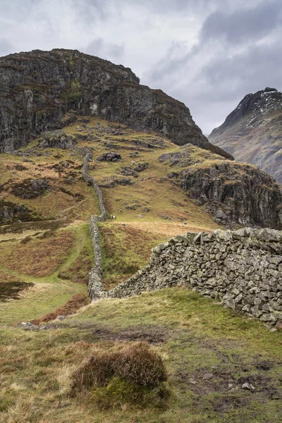 Lenyűgöző Téli Táj Képet Side Pike Felé Langdale Lándzsák Alacsony — Stock Fotó