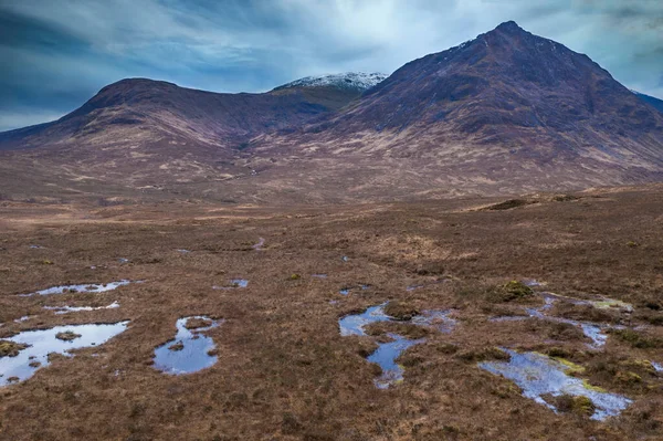 Drone Voador Imagem Paisagem Dramática Montanhas Rios Vales Glencoe Highlands — Fotografia de Stock