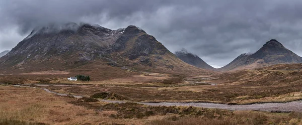 İskoçya İskoçya 'daki Glencoe Vadisi' nden çarpıcı manzara manzarası.