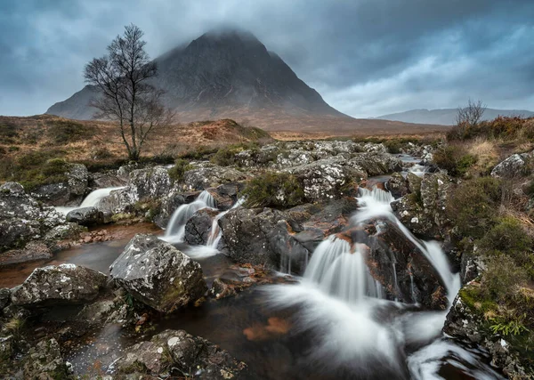 Imagem Deslumbrante Paisagem Buachaille Etive Mor Cachoeira Terras Altas Escocesas — Fotografia de Stock