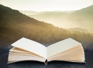 Göl Bölgesi 'nde Güz Sonbaharı Sersemleten Gündoğumu' nun dijital kompozit görüntüsü kitap sayfalarından geliyor.