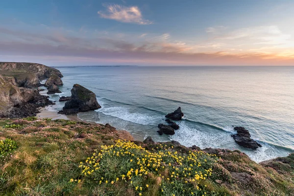 Impresionante Imagen Paisaje Durante Hora Dorada Costa Cornualles Bedruthan Steps —  Fotos de Stock