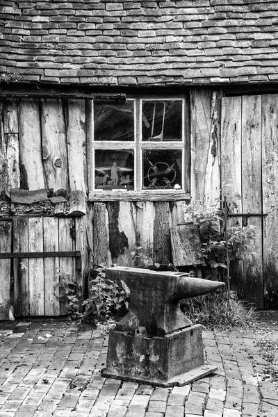 Black and white landscape of old blacksmiths workshop in Victori — Stock Photo, Image