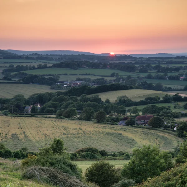 Imagine peisaj Vara apus de soare vedere peste mediul rural englezesc — Fotografie, imagine de stoc
