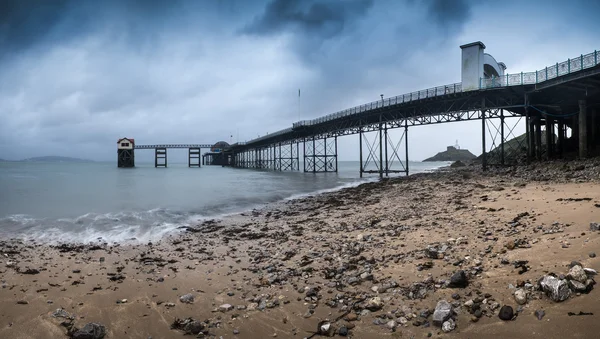 Pier landscape panorama on moody sky day — Stock Photo, Image