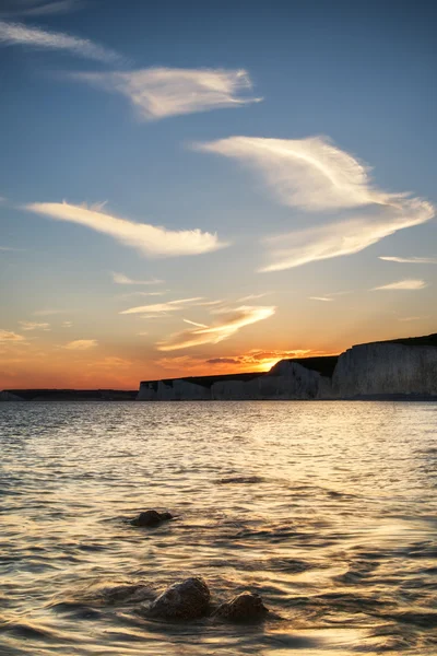 Image de paysage du coucher du soleil sur Birling Gap en Angleterre — Photo