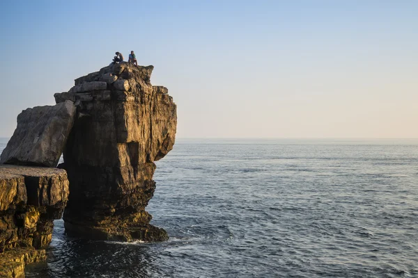 Undi の海に沈む夕日と美しい岩の崖の風景 — ストック写真