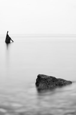batık harap wh ve deniz siyah minimalist peyzaj görüntüsü