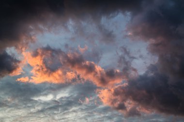 muhteşem canlı fırtınalı bulut oluşumu arka plan