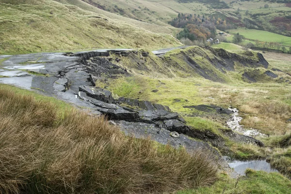 Landscape of collapsed A625 road in Peak District UK — Stock Photo, Image
