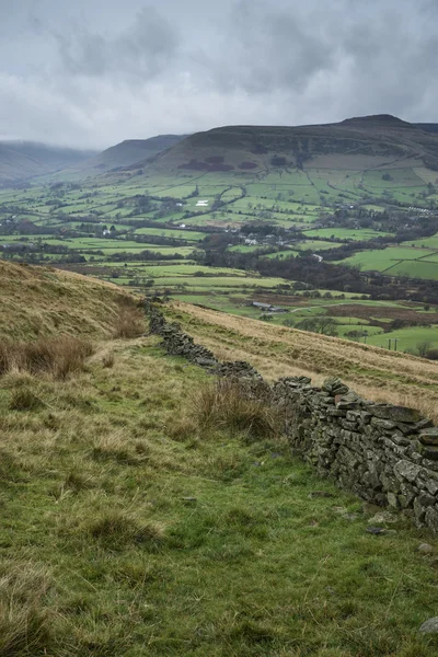 Autumn Fall ochtend landschap over Mam Tor ridge in piek Archive — Stockfoto