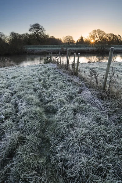Landscape Winter surnise of river and frosty fields — Stock Photo, Image