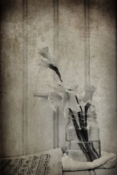 Still life bild av vårblommor med vintage textur filter e — Stockfoto